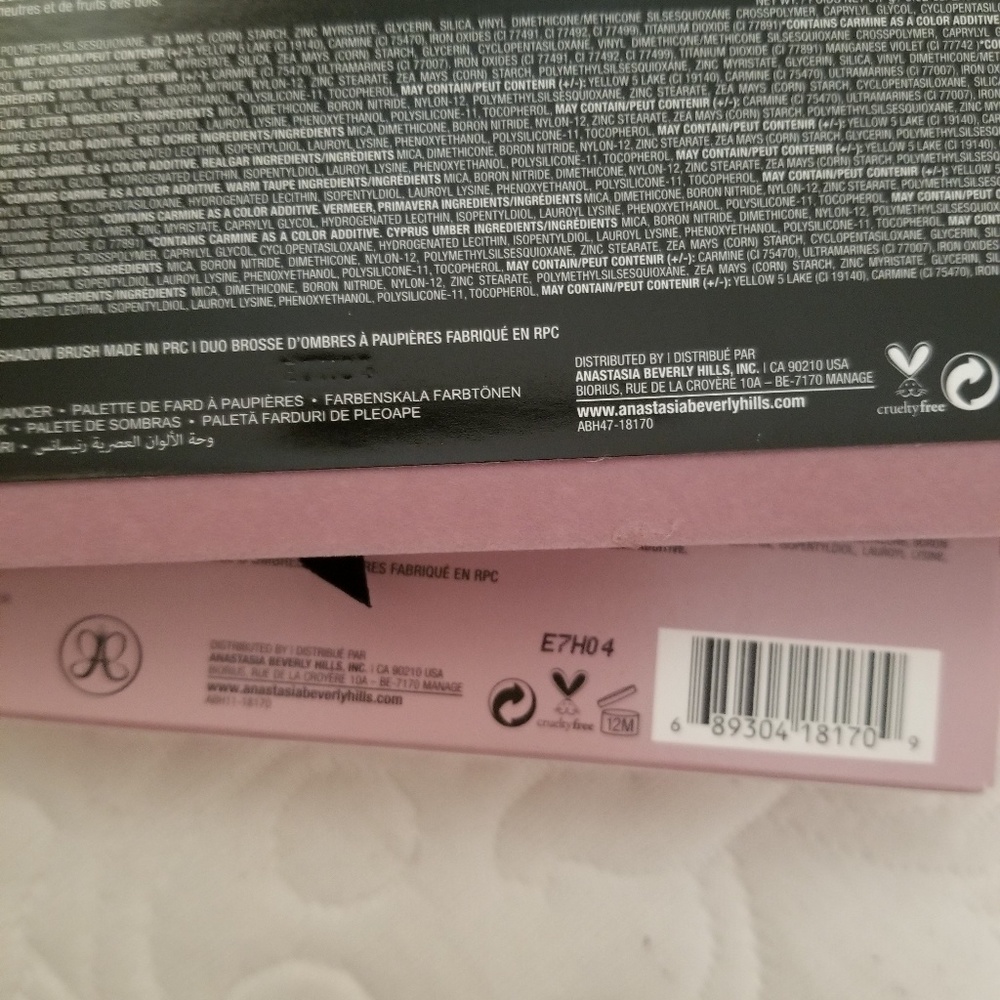 Sold ⭐⭐NIB⭐⭐ABH Modern renaissance pallet - Picture 6 of 6
